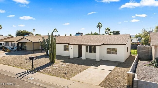 Building Photo - 3763 E Evans Dr