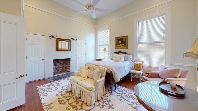 Building Photo - 648 Clayton St