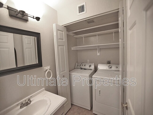 Building Photo - 14249 N 23rd St