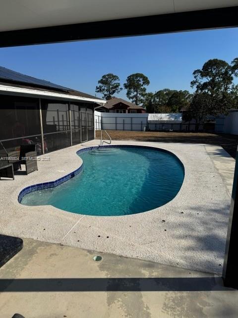 Building Photo - 702 NW Orchid St