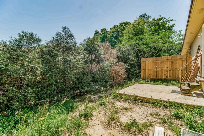 Building Photo - 10150 Guidy Ln