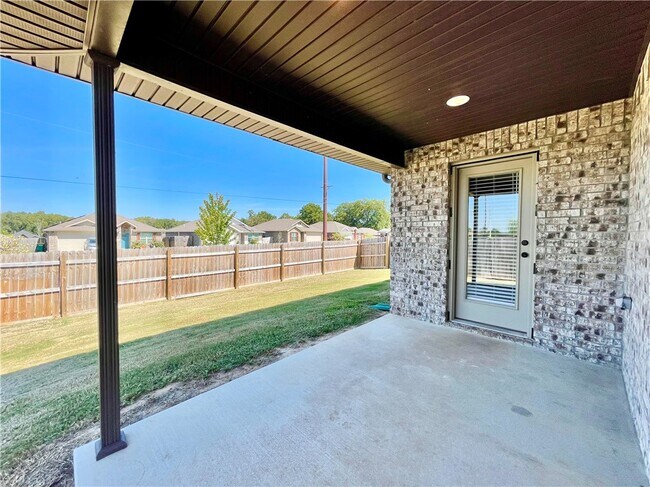 Building Photo - 1702 S K Pl