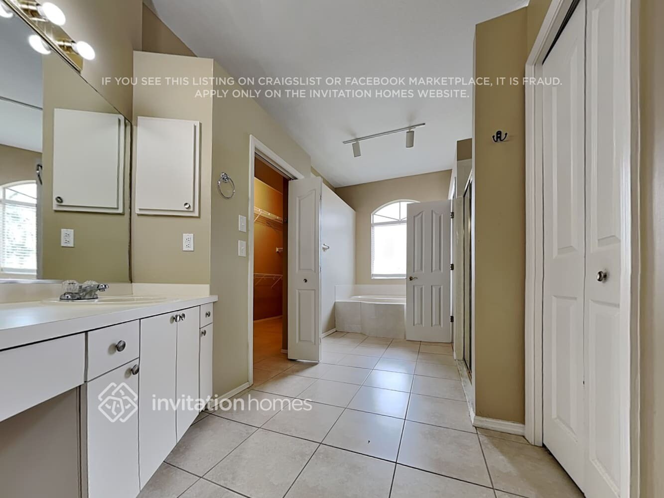 Building Photo - 3718 72nd Terrace E