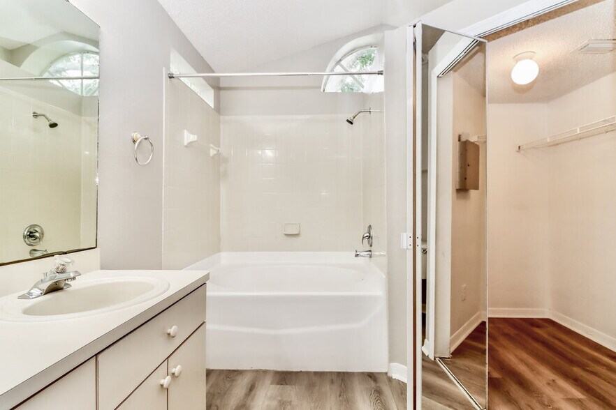 Building Photo - 558 Summer Sails Dr