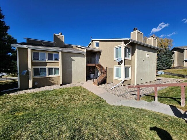 Building Photo - Stunning 3-bedroom, 2-bathroom Condo located in Monument!