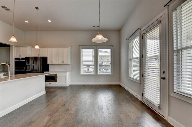 Building Photo - 3695 Andover St