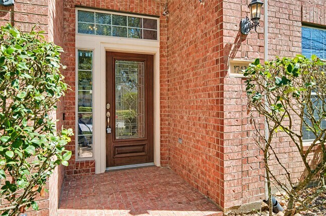 Building Photo - 17422 Memorial Blossom Dr