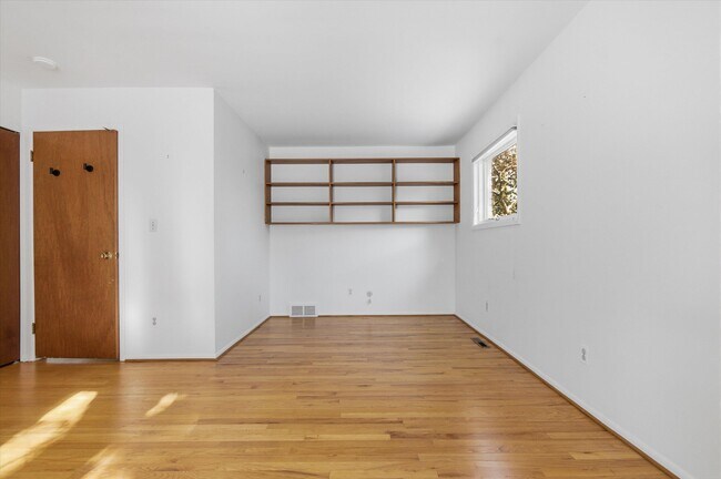 Building Photo - 1510 Barnard Rd