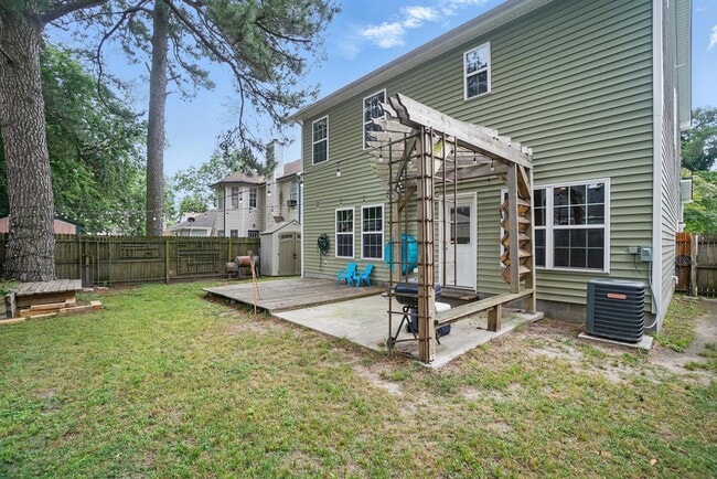 Building Photo - 1524 McNeal Ave