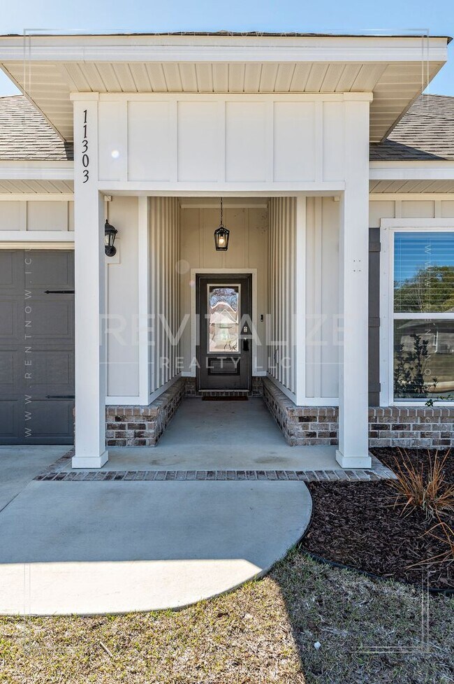 Building Photo - FREE RENT FOR MAY-  4 Bed 2 Bath Daphne Home in Jubilee Farms