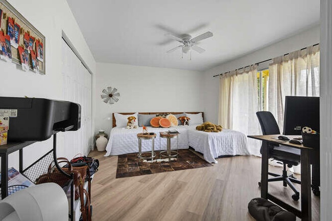 Building Photo - 111 Seabreeze Cir