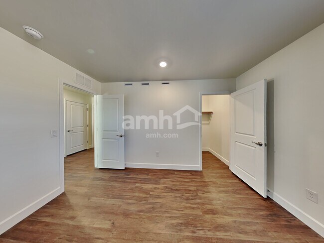 Building Photo - 7495 S Via Bombachas