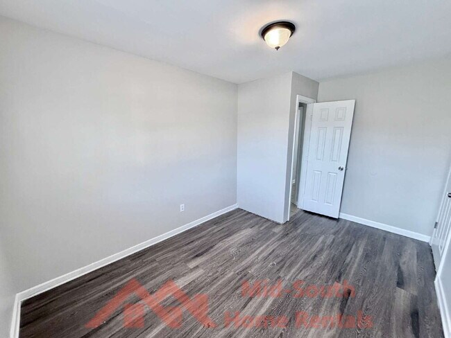 Building Photo - 3513 Rochester Rd