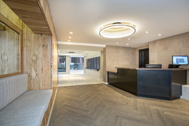Interior Photo - 110 Horatio St