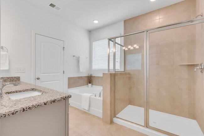 Building Photo - 8028 Forest Hills Dr