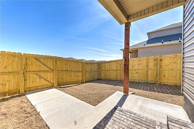 Building Photo - 990 Morningside Dr