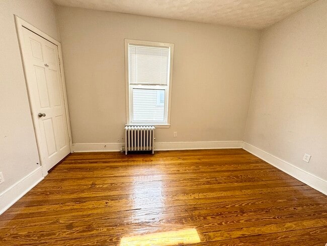 Building Photo - 153 E Cottage St