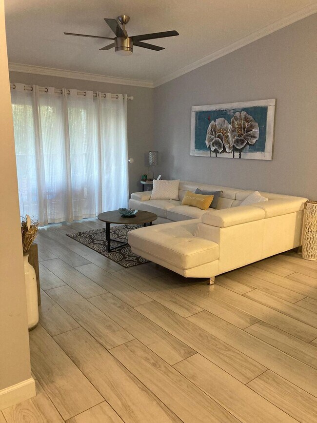 Building Photo - 4856 N State Rd 7