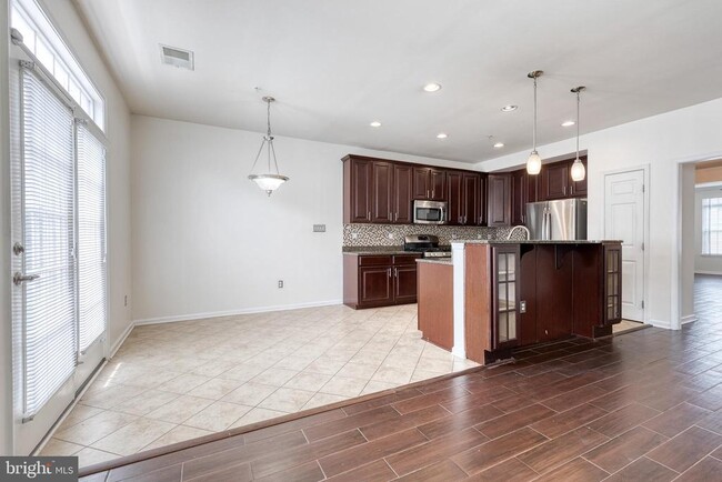 Building Photo - 7558 Stoney Run Dr