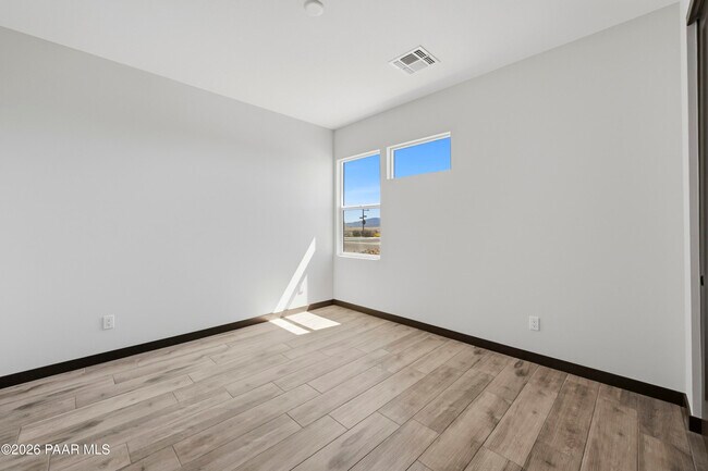 Building Photo - 5170 N Jeffers Ave