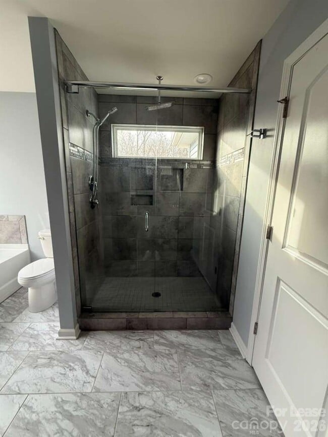 Building Photo - 2035 Beacon Ave