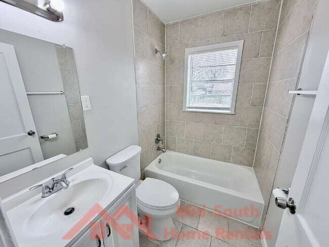 Building Photo - 1156 Brower St