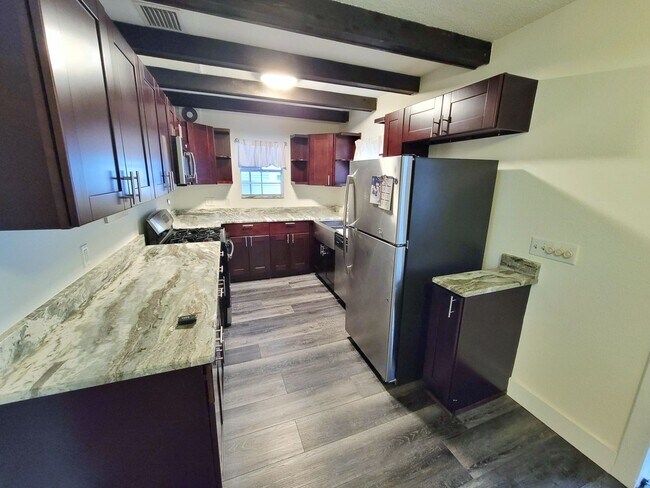 Building Photo - St. Petersburg Pool Home - 3 Bedroom 2 Bath