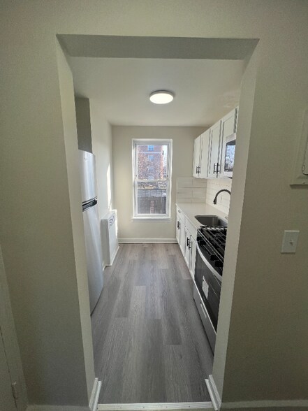 Building Photo - 676 Park Ave
