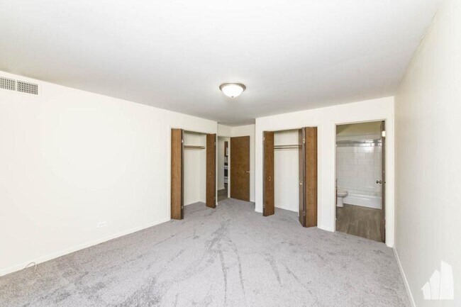 Building Photo - 2 bedroom in Lake Zurich IL 60047