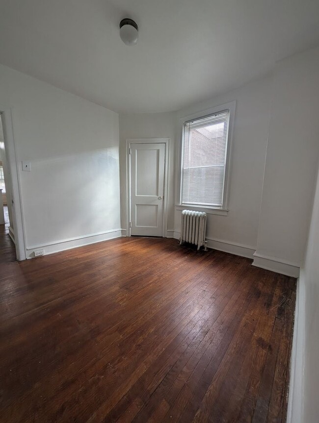 Building Photo - Now Showing!