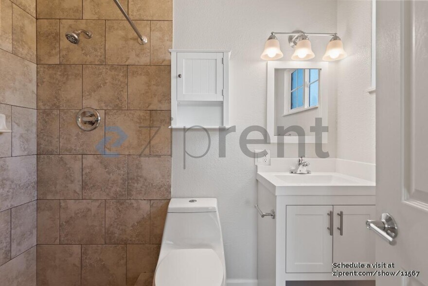 Building Photo - 4726 Armour Dr