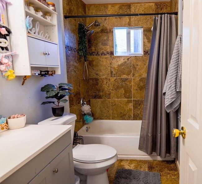 Building Photo - 6820 Petre Dr