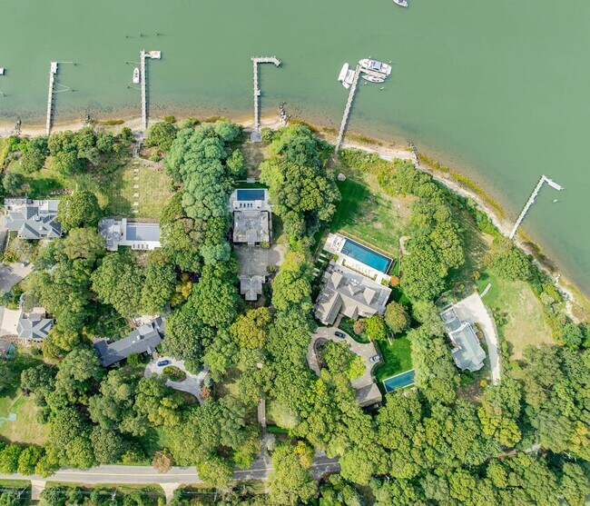 Building Photo - 66 Ram Island Dr