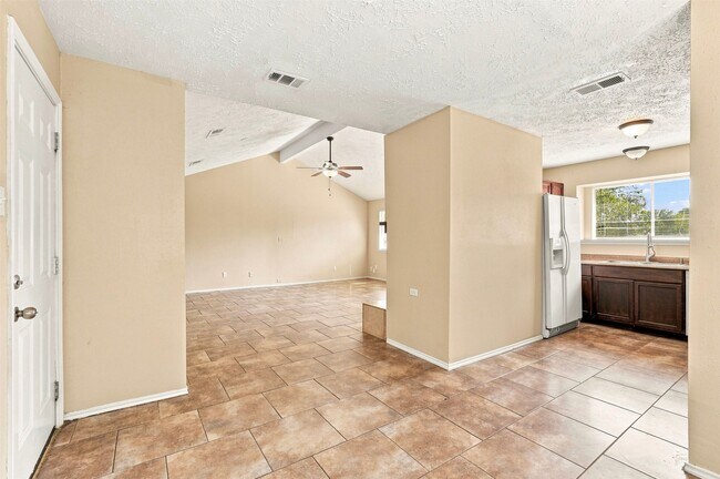 Building Photo - 19315 Spanish Needle Dr