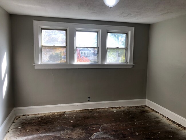 Building Photo - 3 BED 2 BATH SINGLE FAMILY IN SHAKER HEIGHTS!