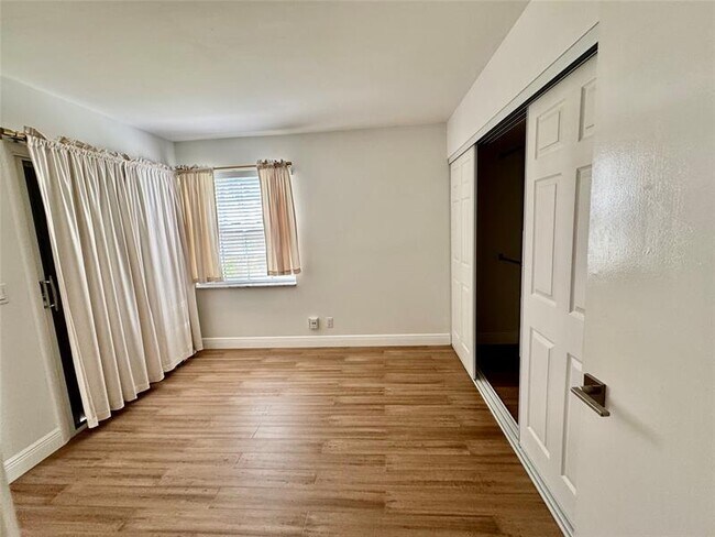 Building Photo - 5357 Buckhead Cir