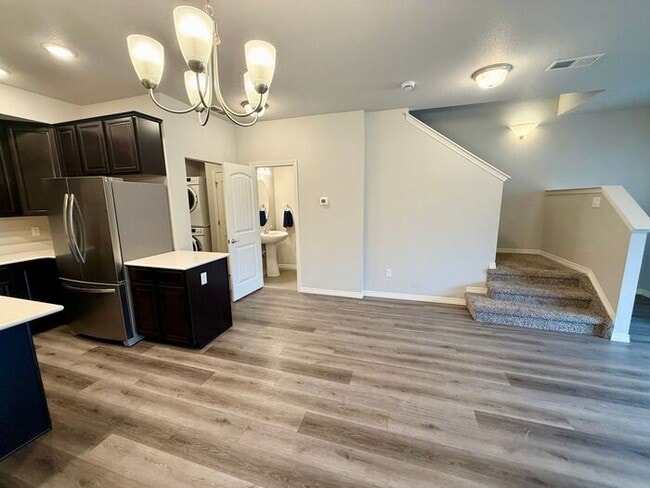 Building Photo - Beautiful 3 bed/ 2.5 bath Townhome in Berthoud