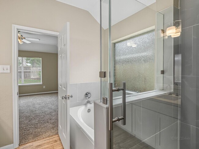 Building Photo - 2026 Mossy Trail Dr