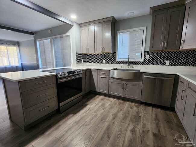 Building Photo - 5140 Choctaw Ave