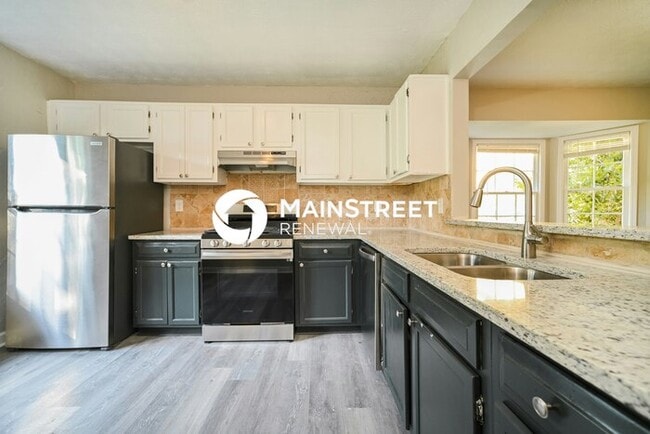 Building Photo - 3 Bedroom Pet-Friendly Home in Jonesboro, GA with Main Street Renewal