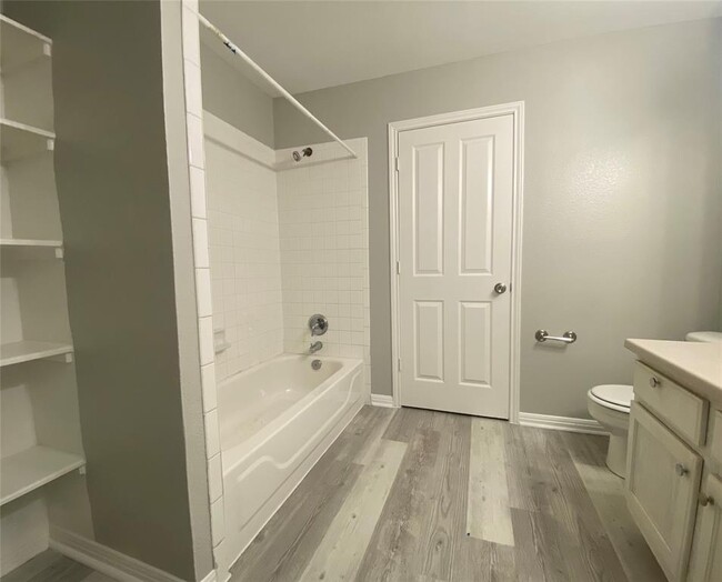 Building Photo - 5710 Lark Creek Dr