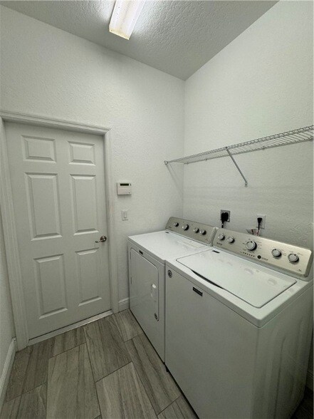 Building Photo - 1751 Willows Sq