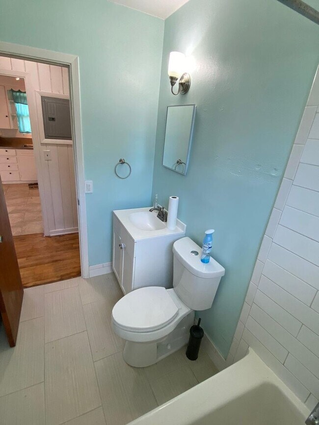 Building Photo - Sunrise Dr. Duplex