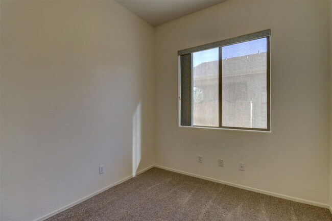 Building Photo - 3 bed, 2 bath Granville Home for Rent!