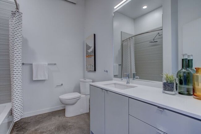 Building Photo - Luxury One Bedroom on Division near Salt &...