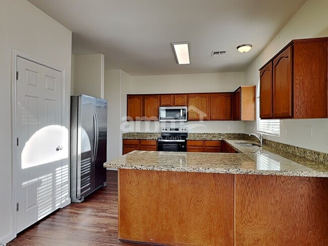 Building Photo - 40600 N Jay Ln