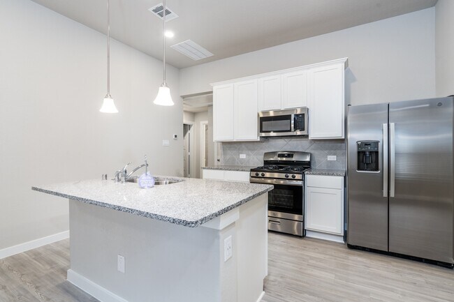 Building Photo - 17536 Rosewood Manor Ln