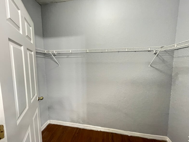 Building Photo - 860 Grand Regency Pointe