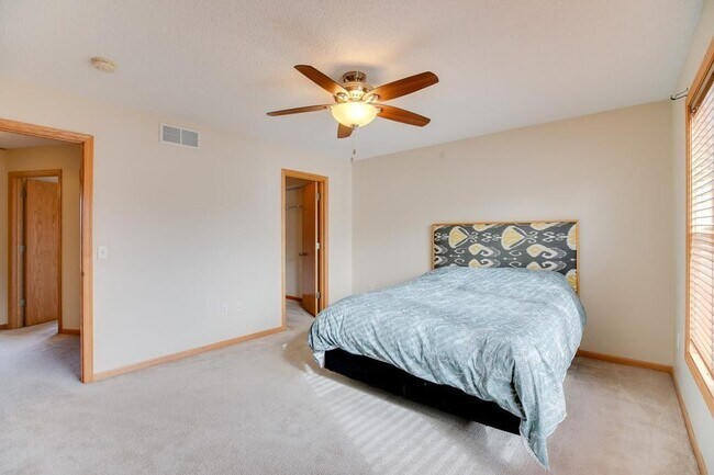 Building Photo - 1347 Magnolia Ave E