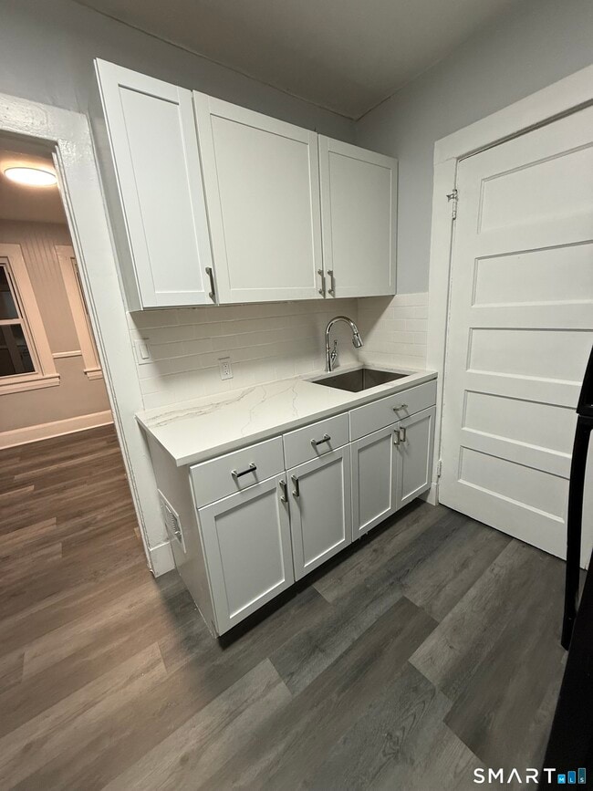 Building Photo - 36 Carver St